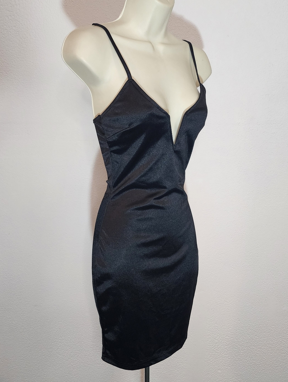Dress Bodycon Satin Plunge Halter Mini Black Size S - Picture 6 of 11